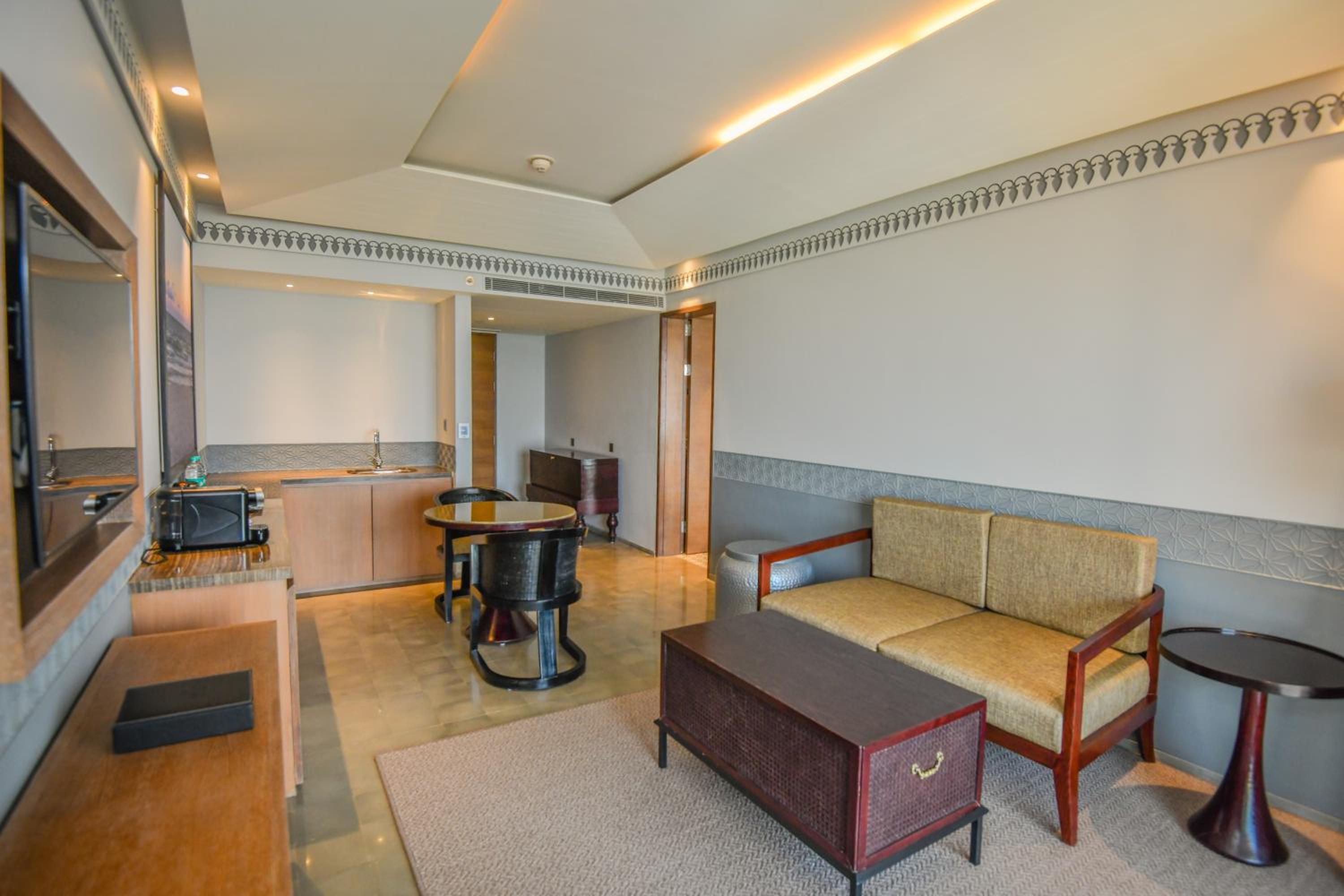 Deluxe Suite River View with Balcony