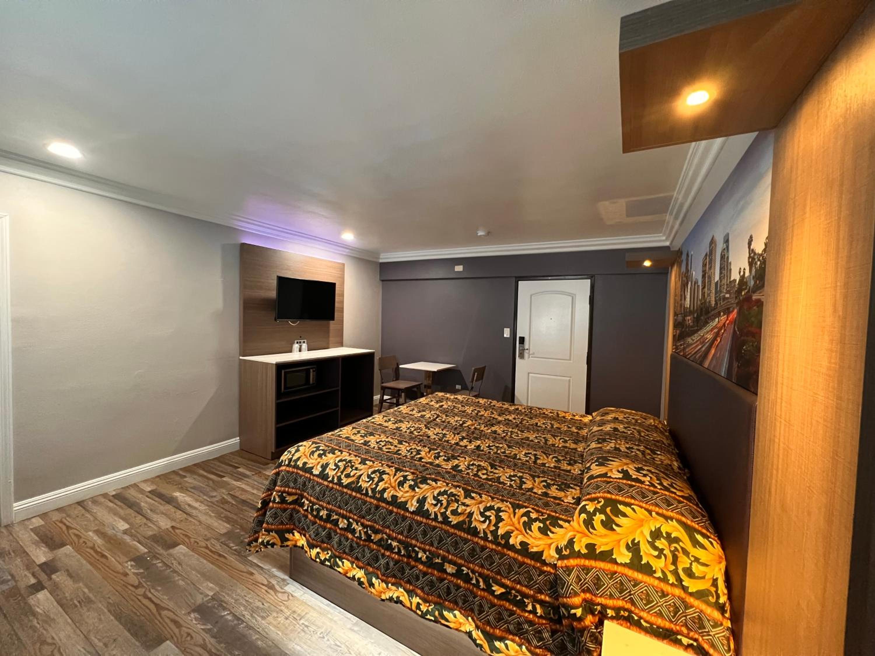 Standard King Room