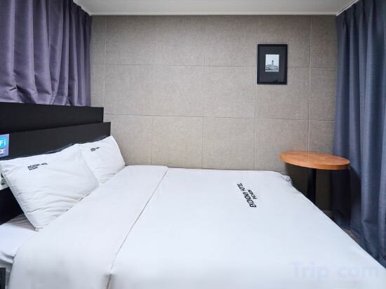 Ekonomy Double (simple Breakfast For 2)