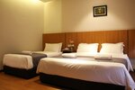 Deluxe Triple Room в Ahyu Hotel