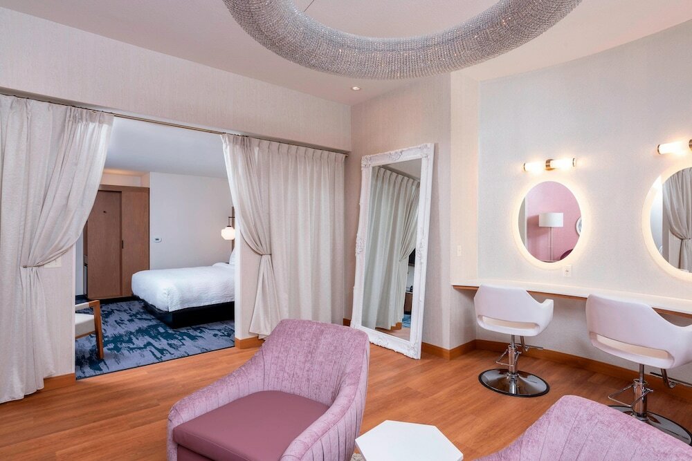 Suite, 1 King Bed