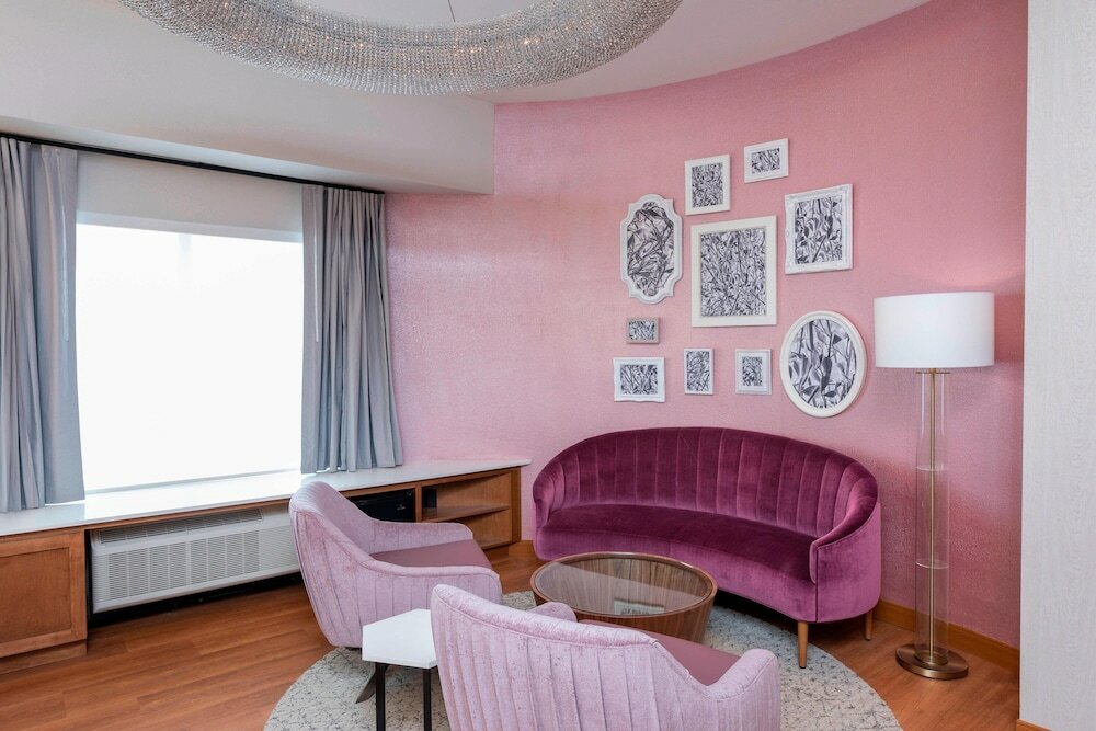 Suite, 1 King Bed