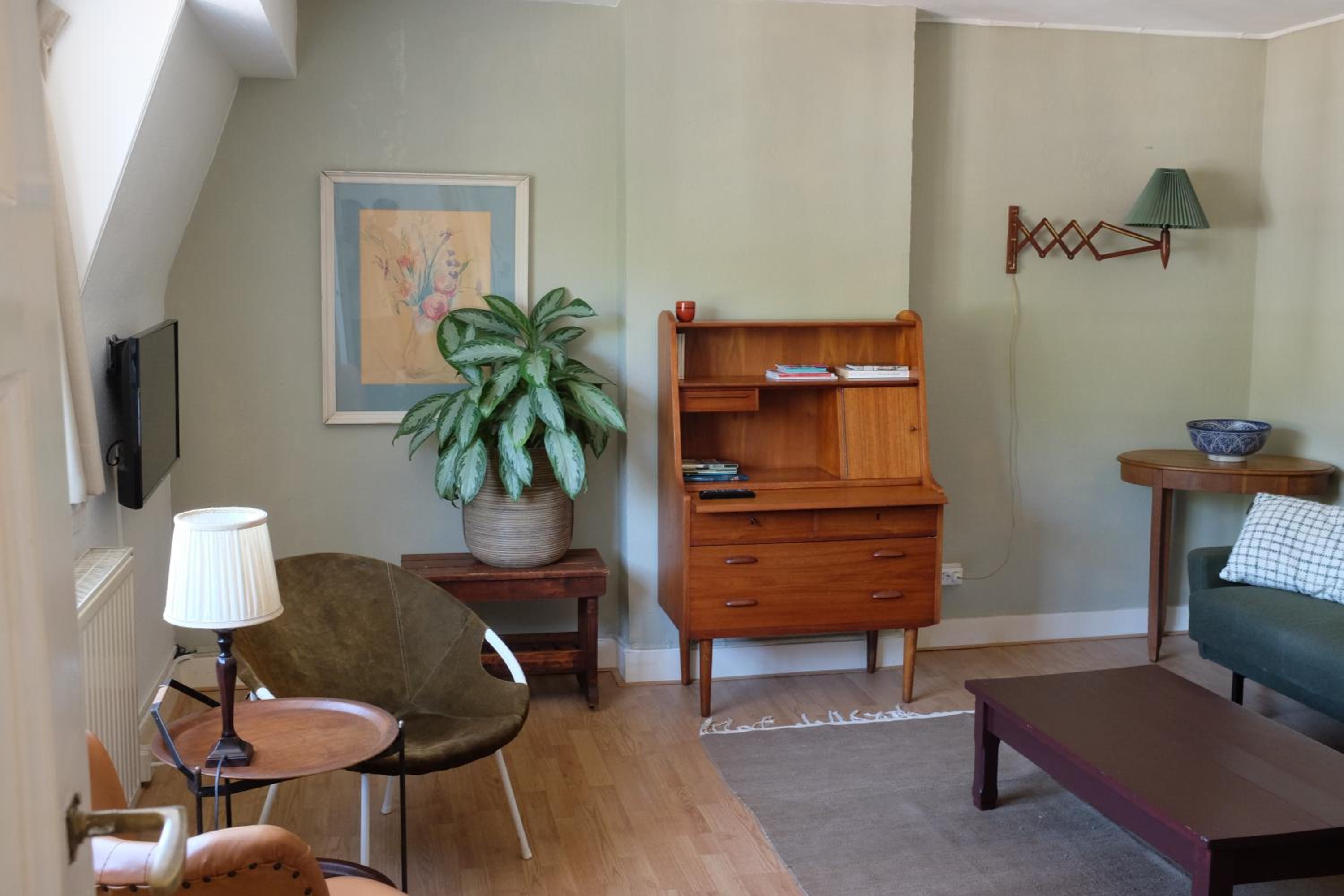 One-Bedroom Apartment with Terrace