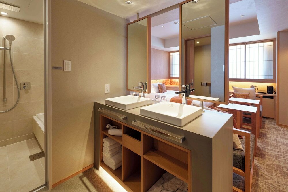 Superior Twin Room, Non Smoking, Bathtub