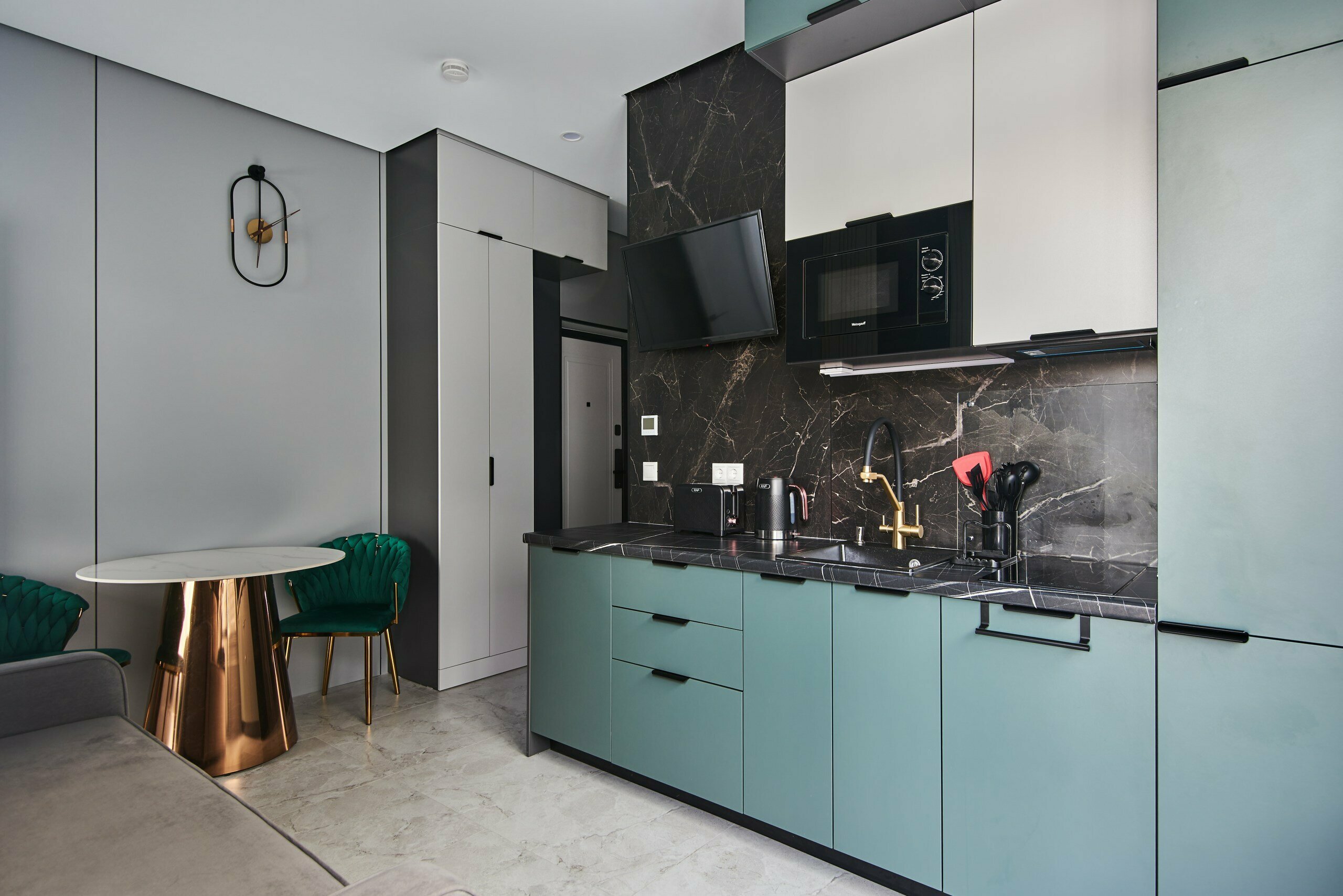 Апартаменты с видом на бассейн