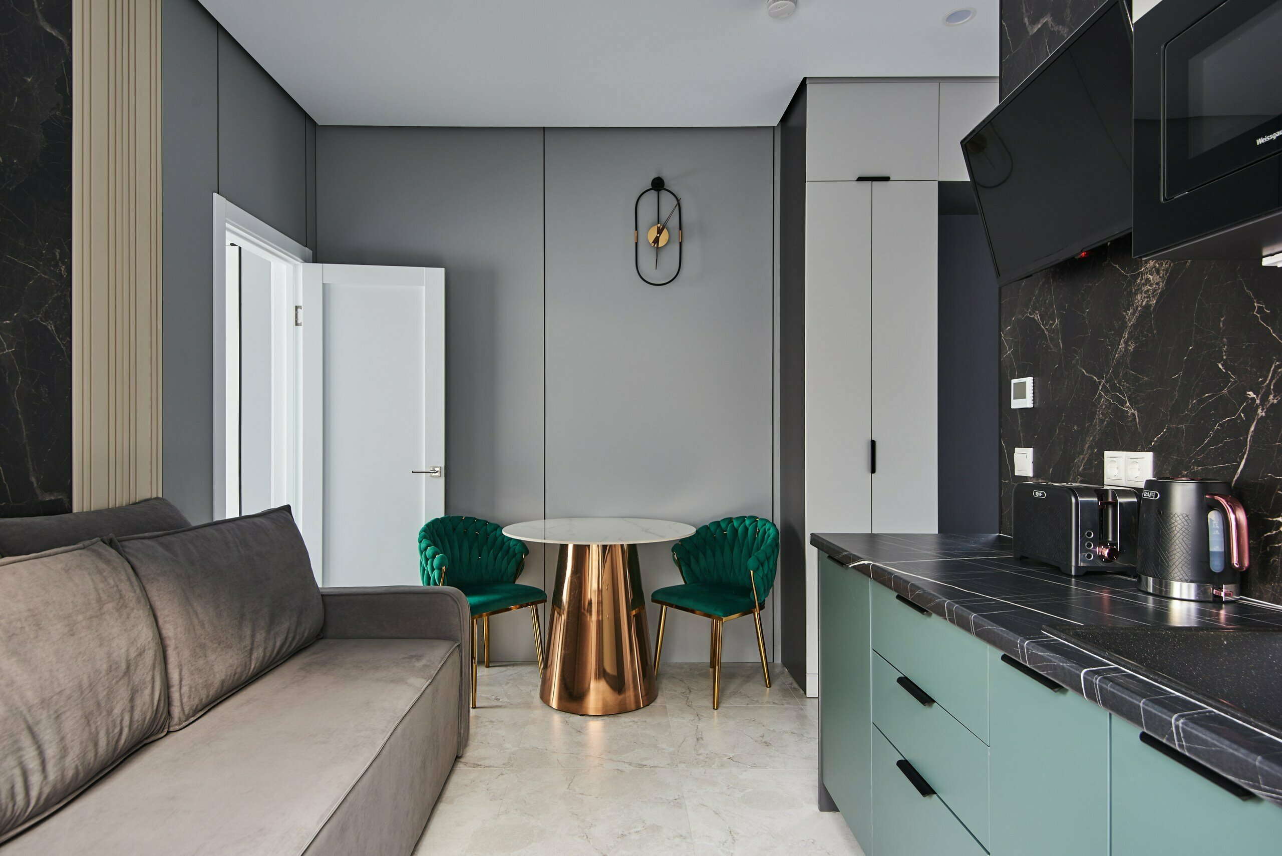 Апартаменты с видом на бассейн