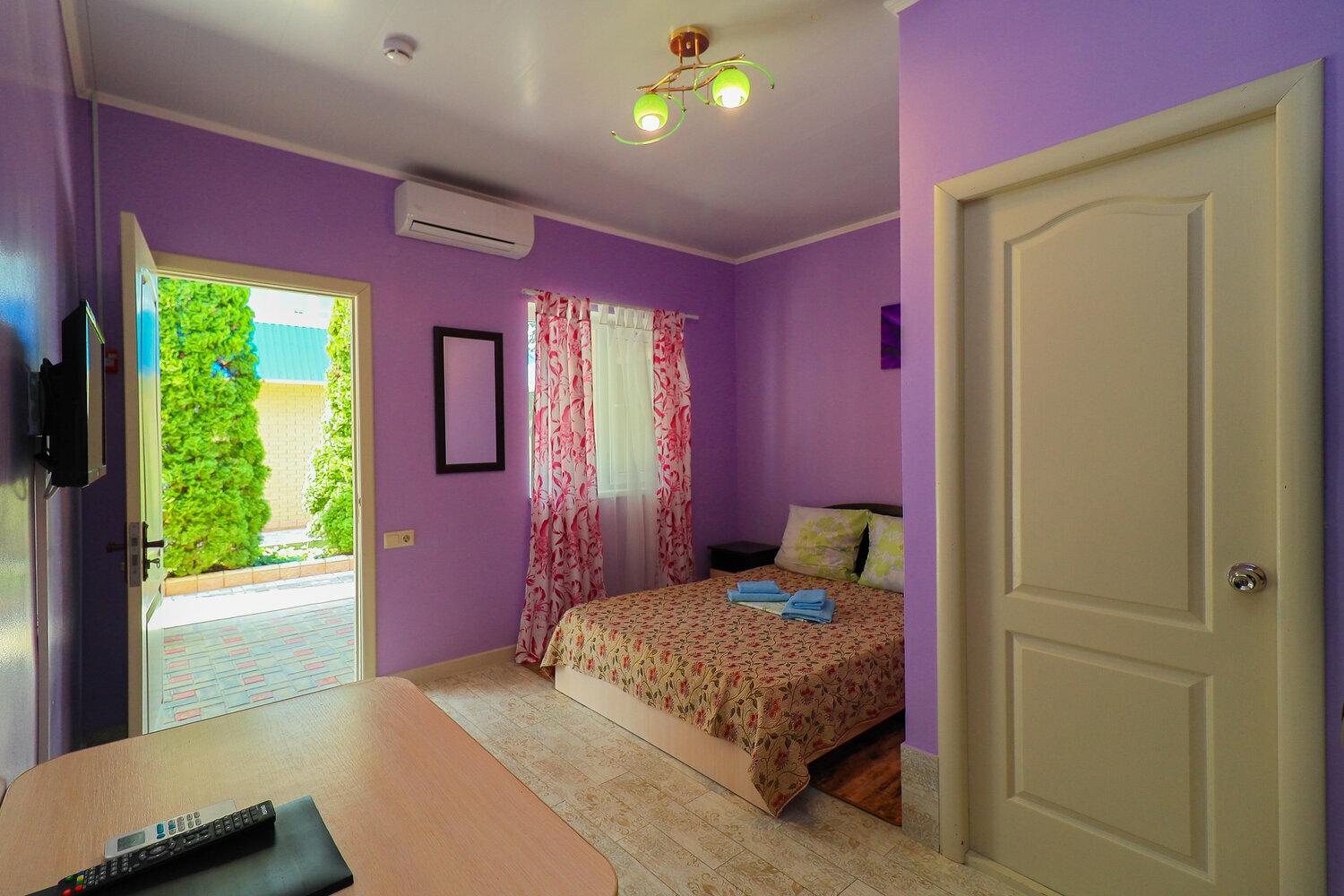 Небольшой двухместный номер с 1 кроватью или 2 отдельными кроватями