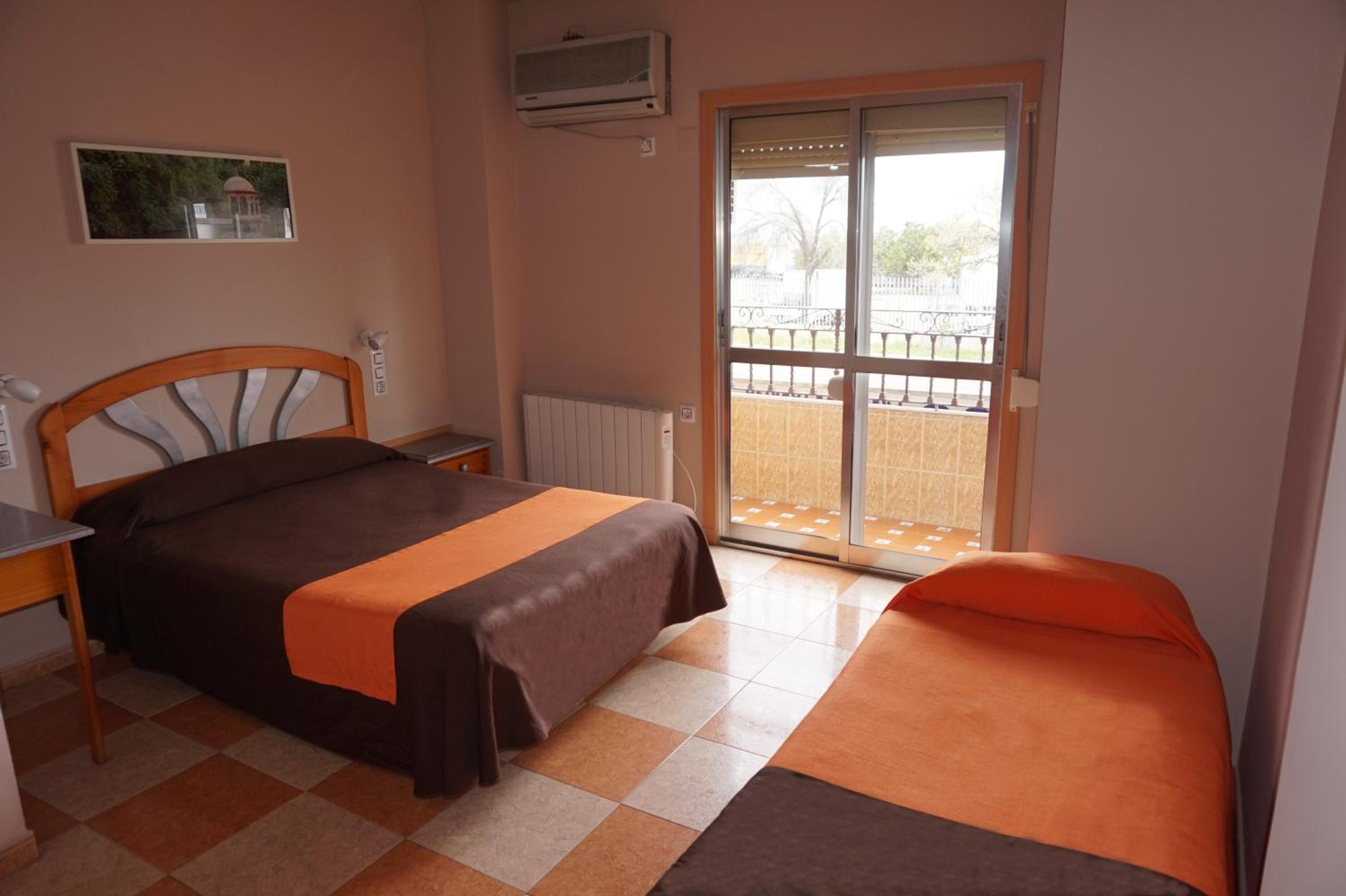 Basic Triple Room