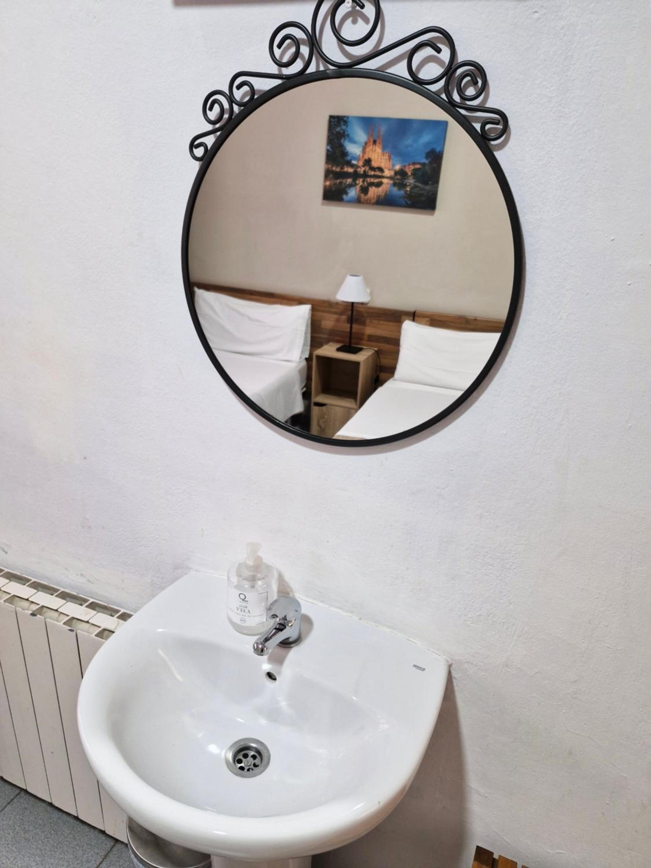 Twin Room with Private Bathroom