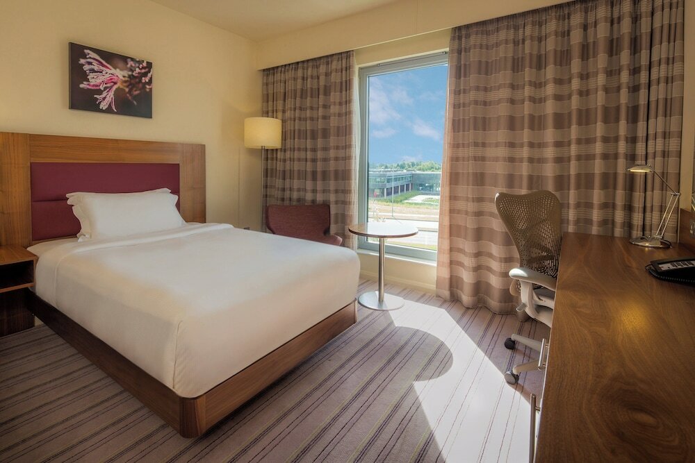 Premium Room, 1 Queen Bed with Sofa bed