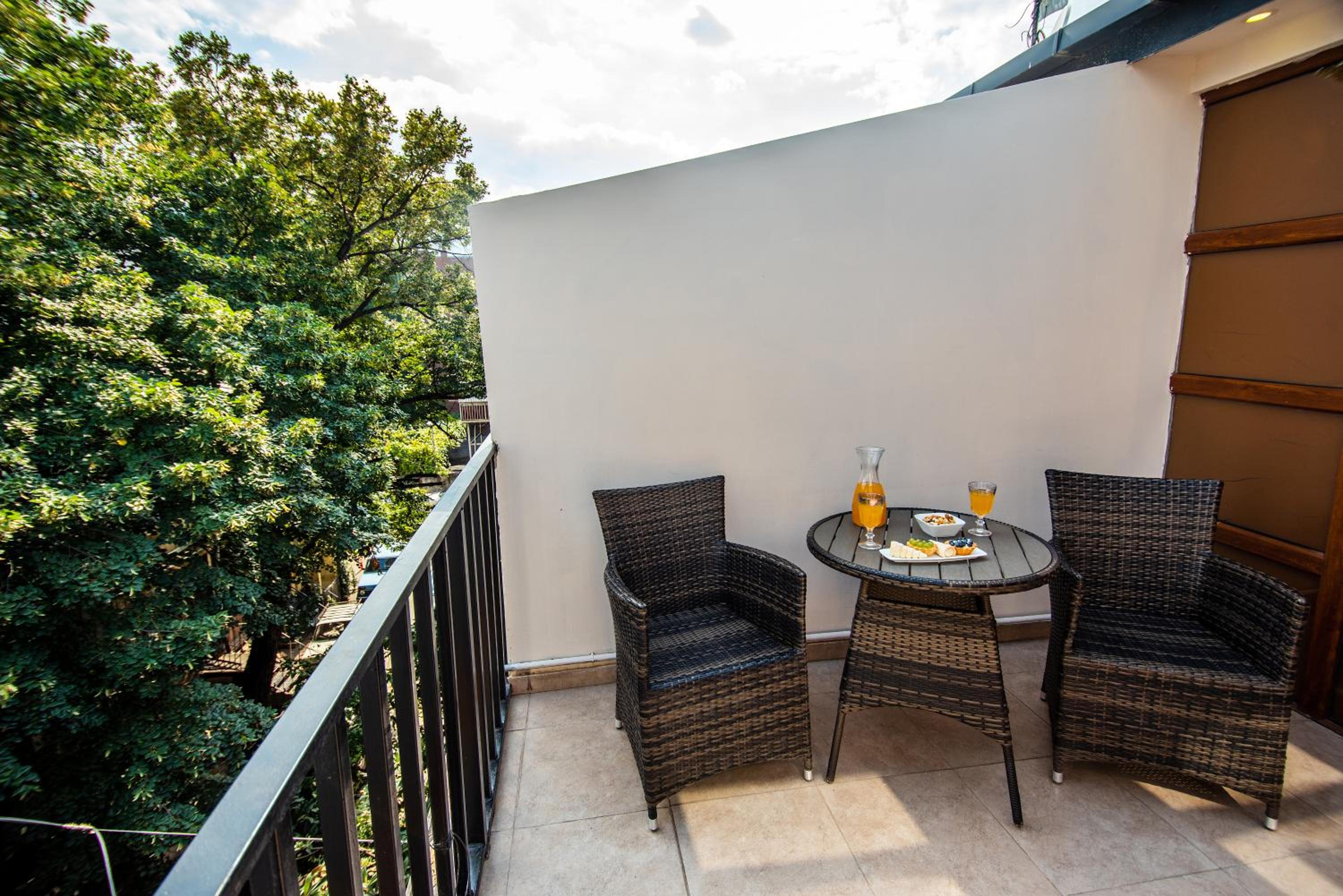 Studio Apartment with Terrace