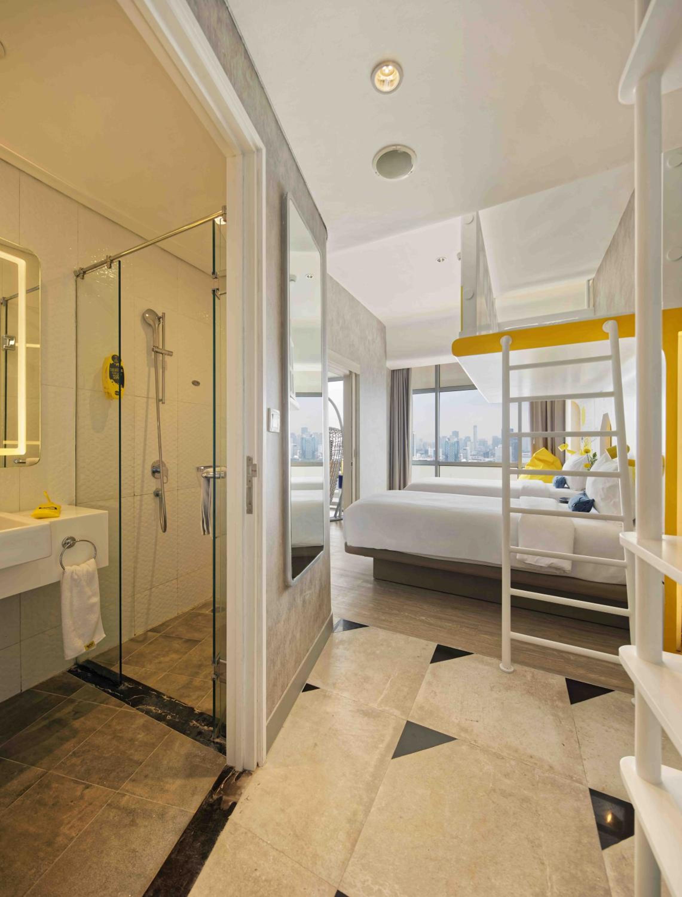 Yello Family Suite Room