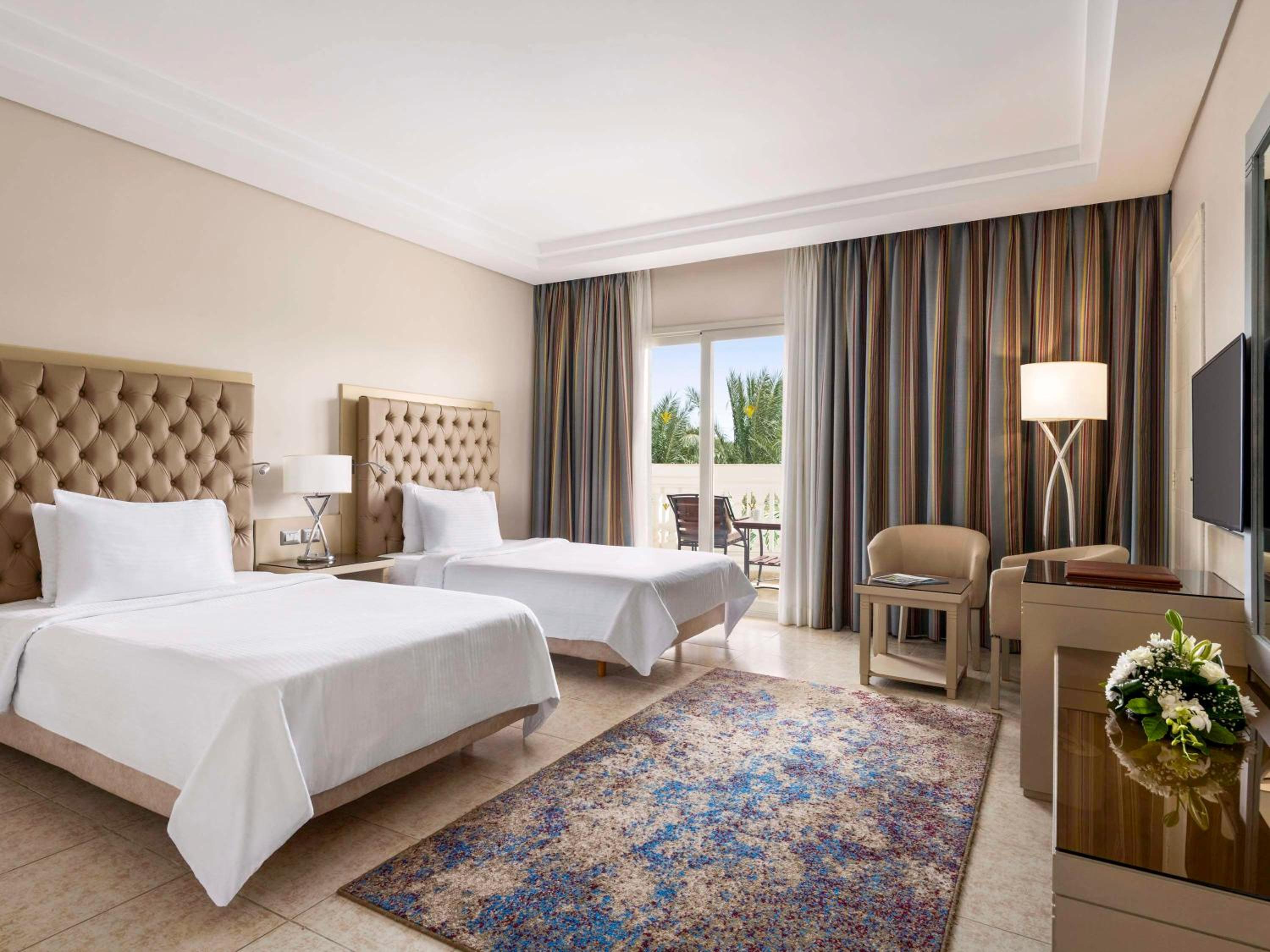 Deluxe Room Aqua King Bed