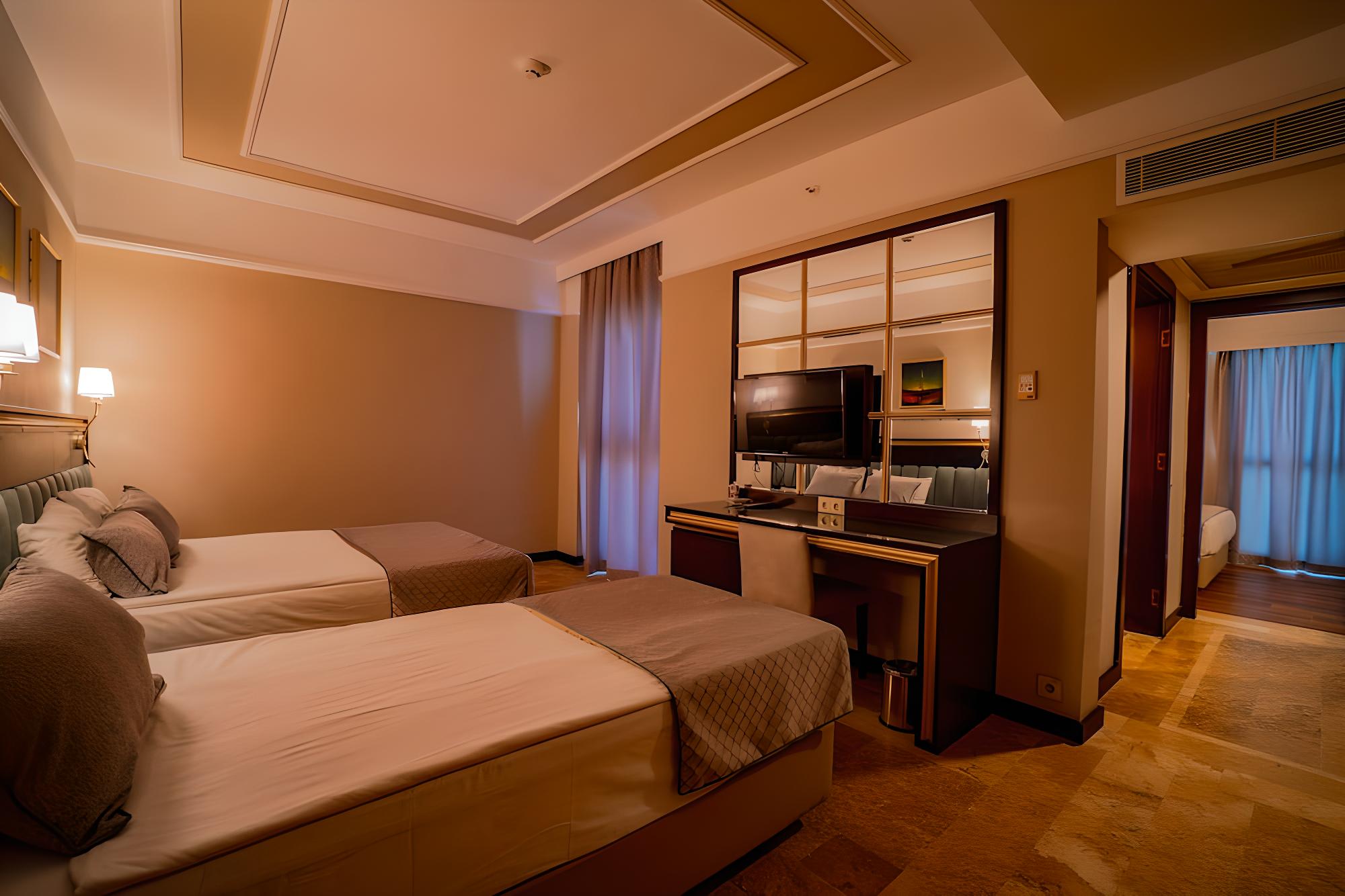 Family Room, 2 Bedrooms