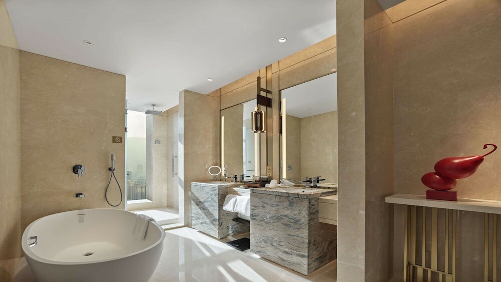 Executive Room, 1 King Bed (Deluxe)