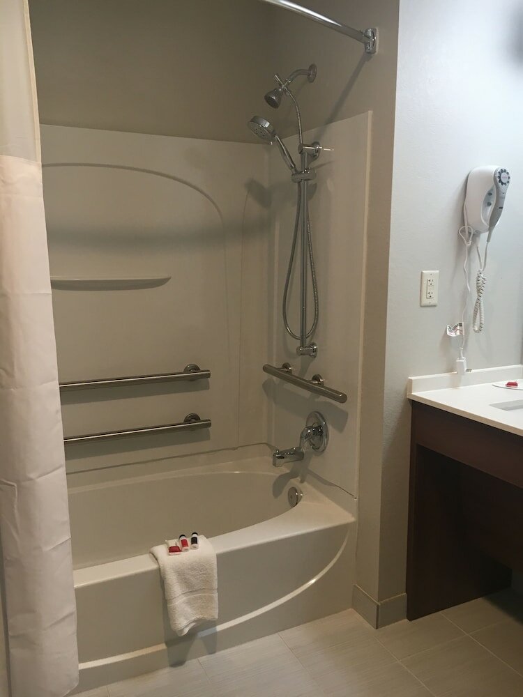 Room, 2 Queen Beds, Accessible, Non Smoking (Roll-In Shower)