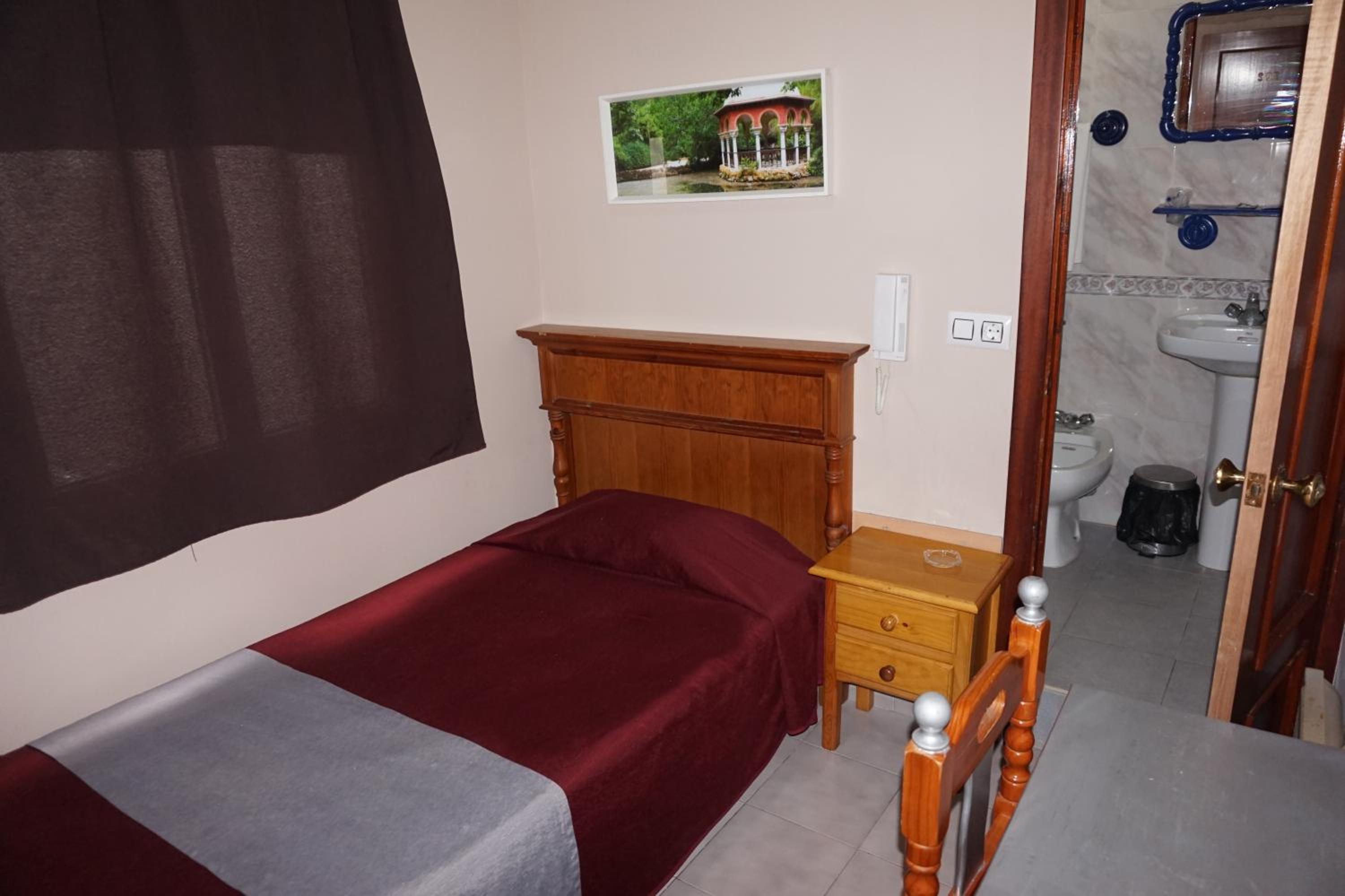 Basic Single Room