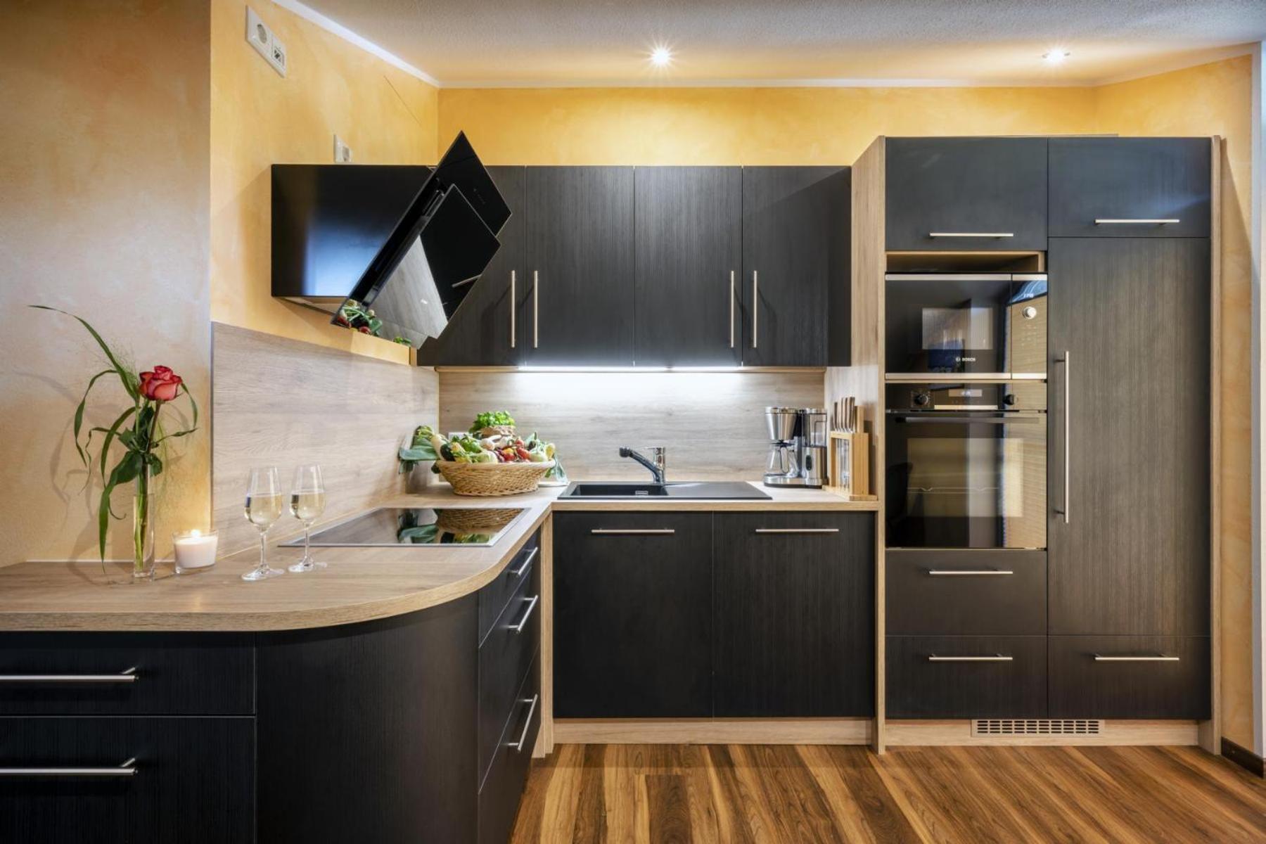 Two-Bedroom Deluxe Apartment with Balcony