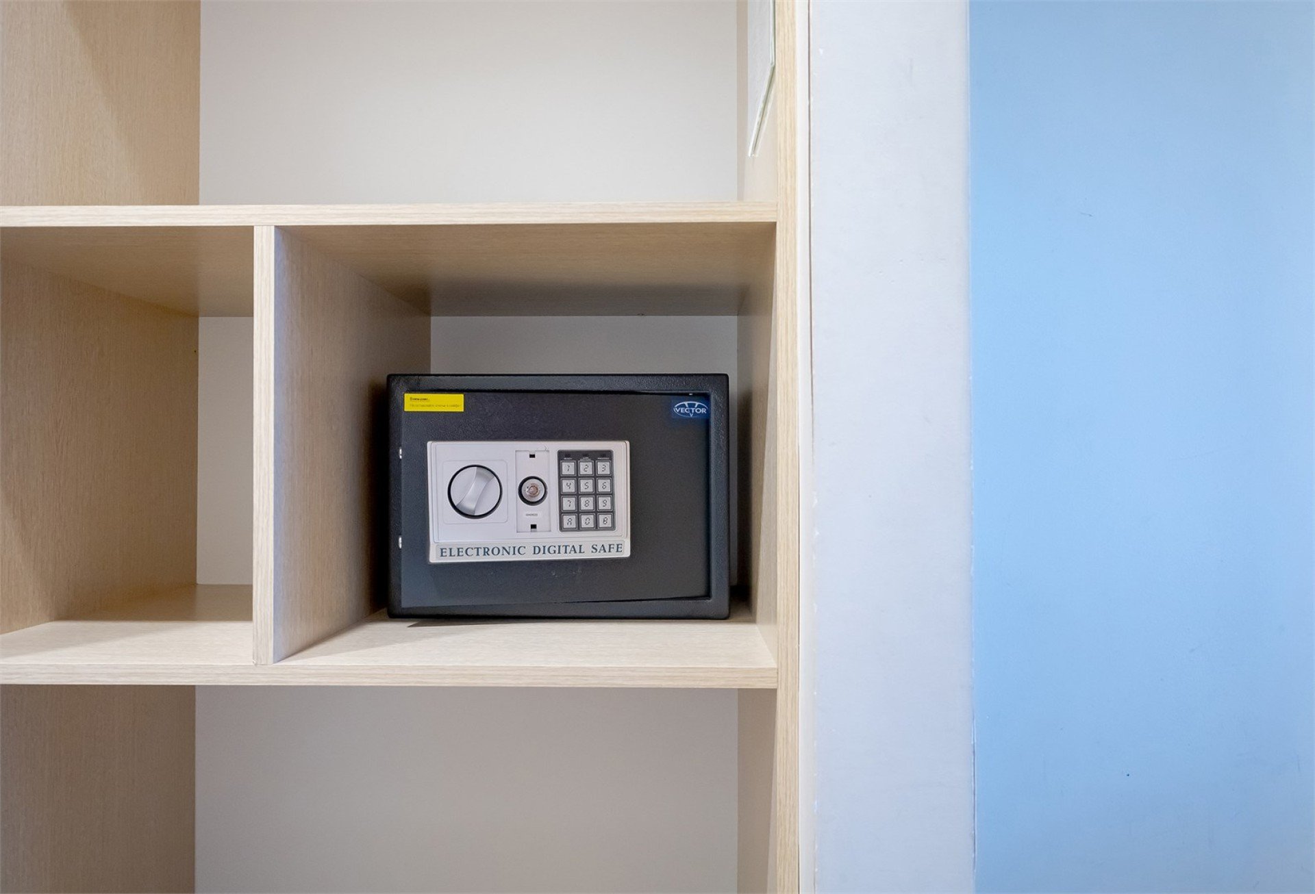 СТАНДАРТ УЛУЧШЕННЫЙ С 1 ИЛИ 2 КРОВАТЯМИ С ВИДОМ НА ГОРЫ (первый корпус)