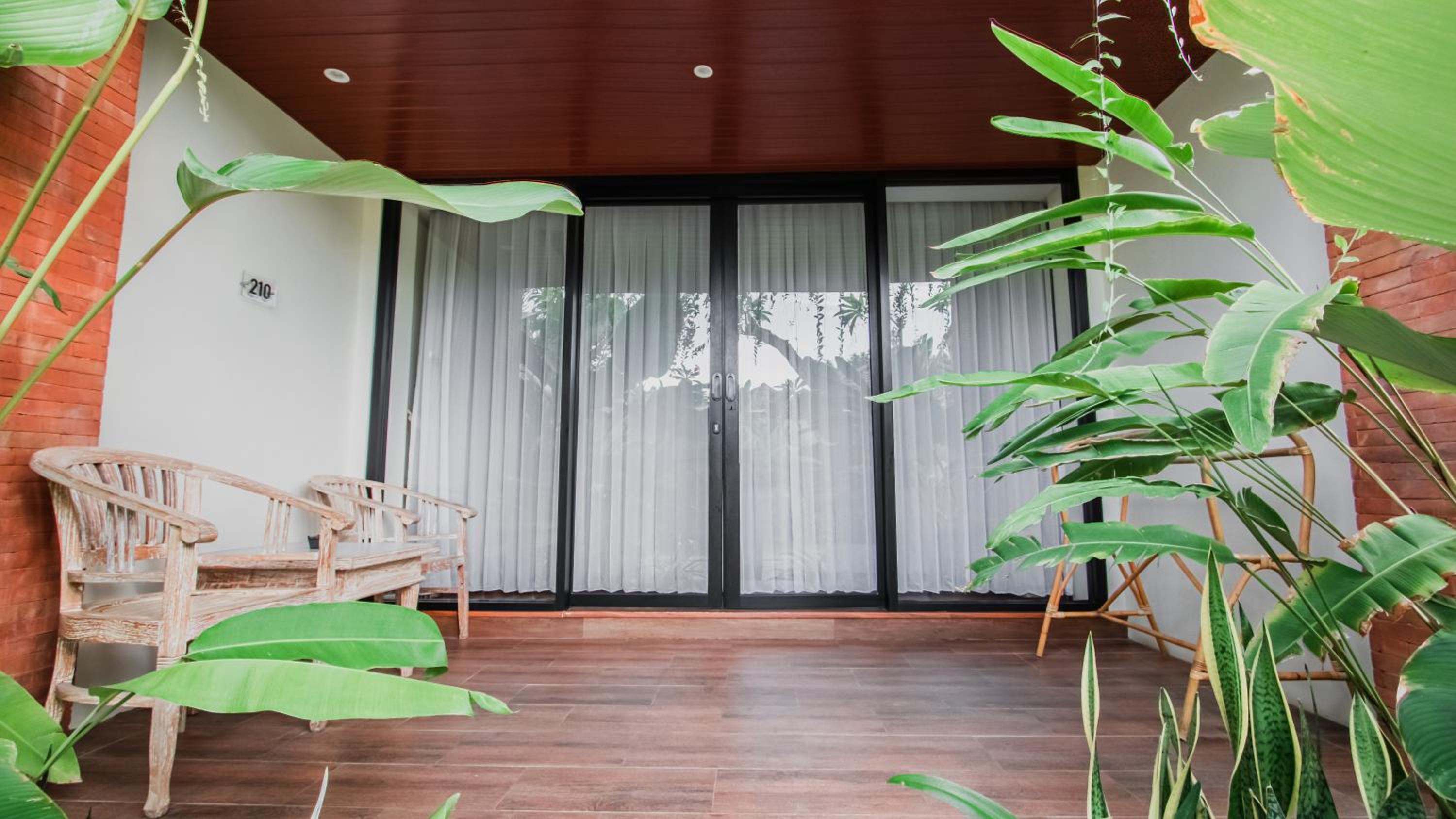 Deluxe Room - Garden Access