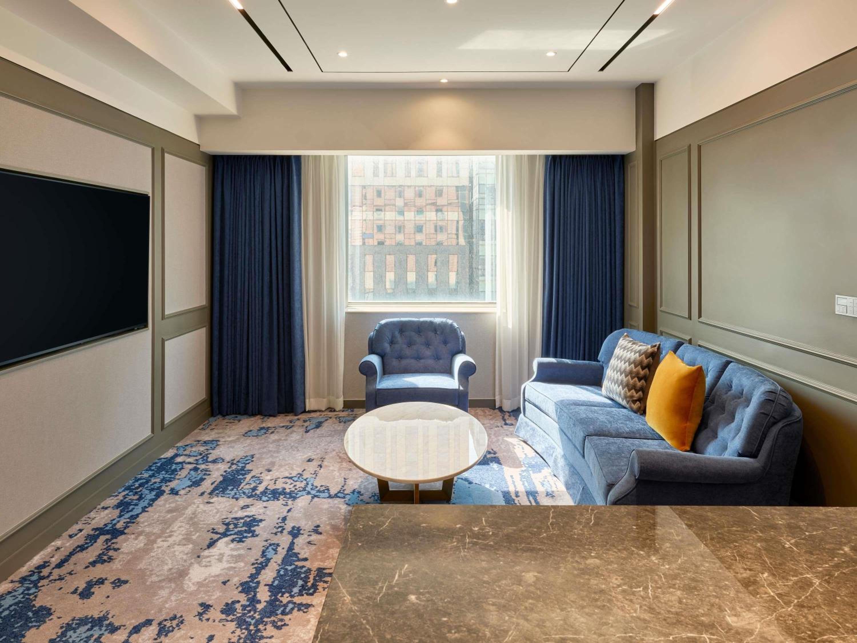 Residence Premier - 2 bedrooms with 1 king size bed and 2 super single size beds