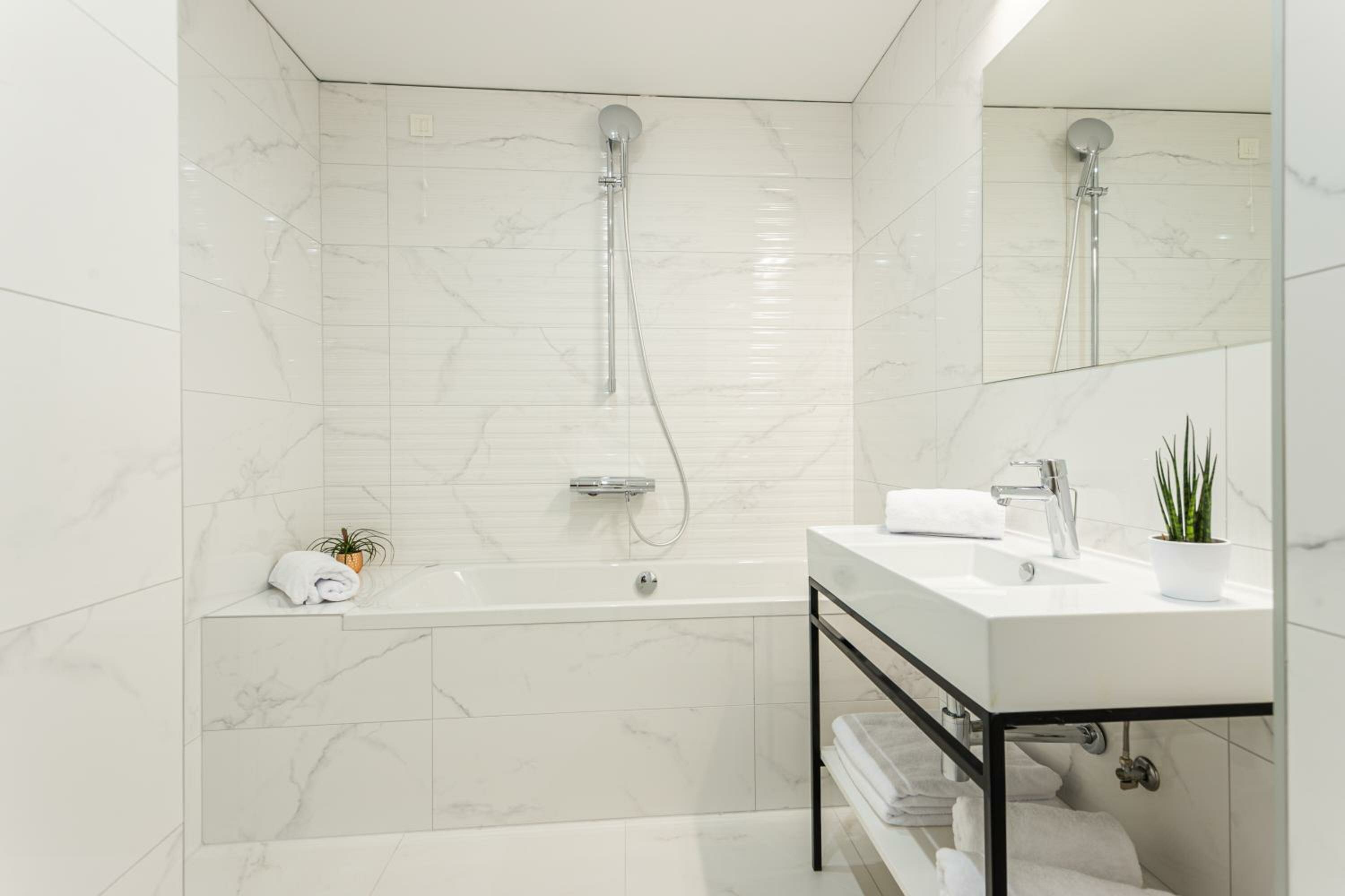 Deluxe room with balcony and sea view