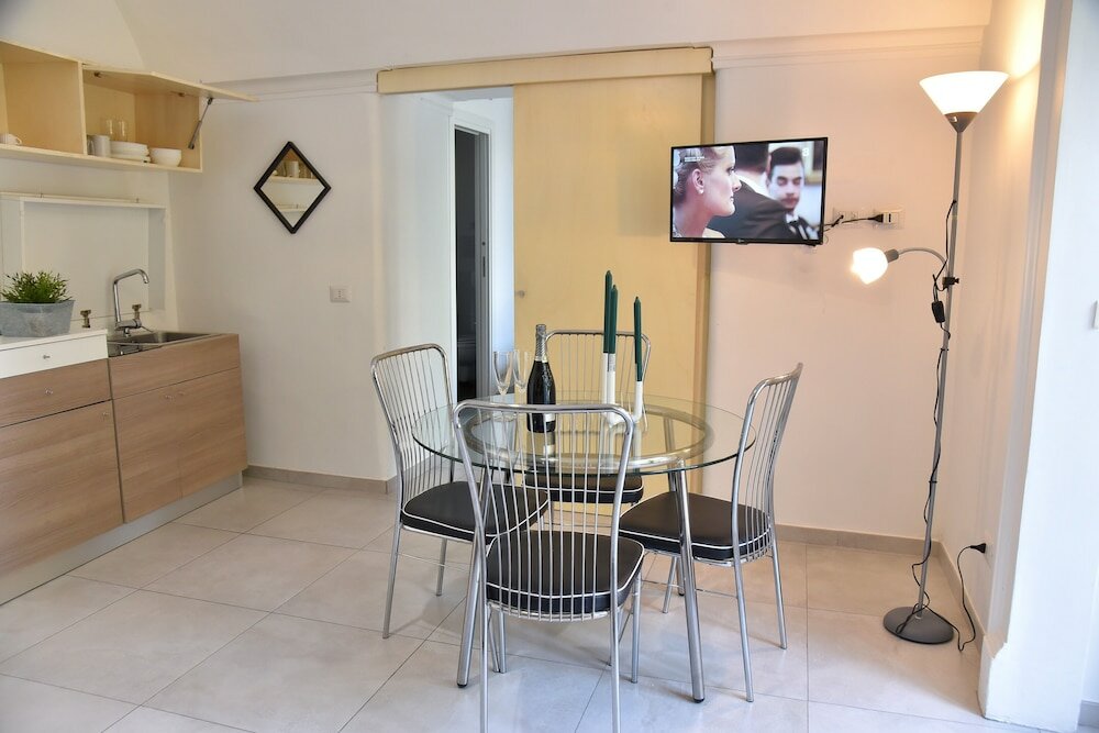 Design Suite, 1 Bedroom, City View