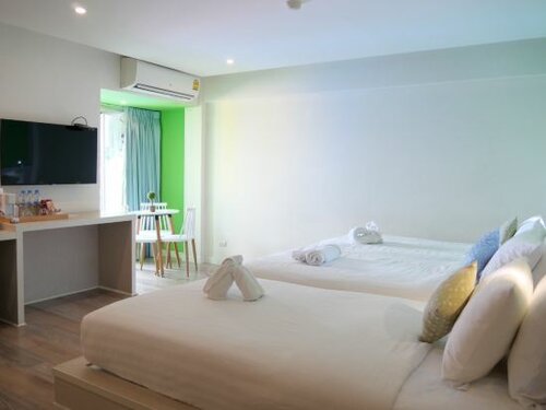 Triple Balcony в The Tint At Phuket Town