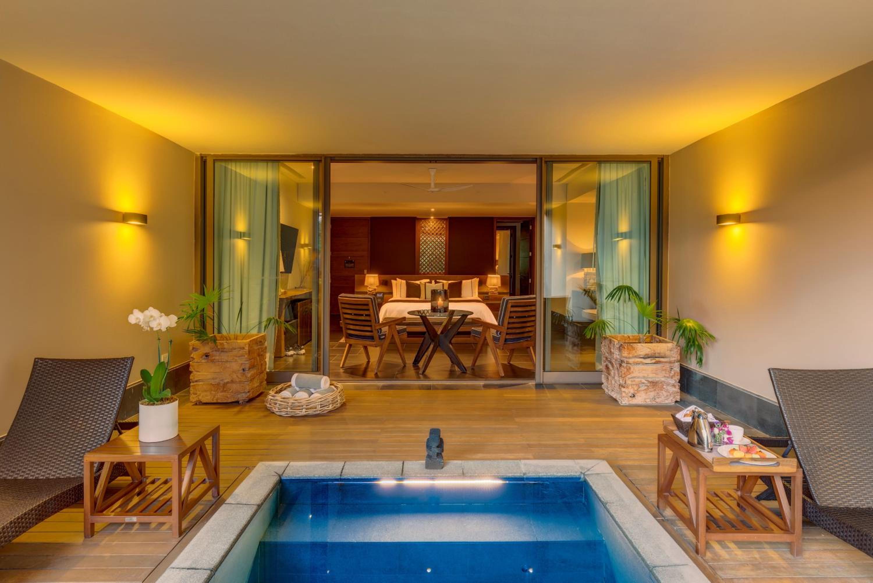 Junior Suite with Garden View