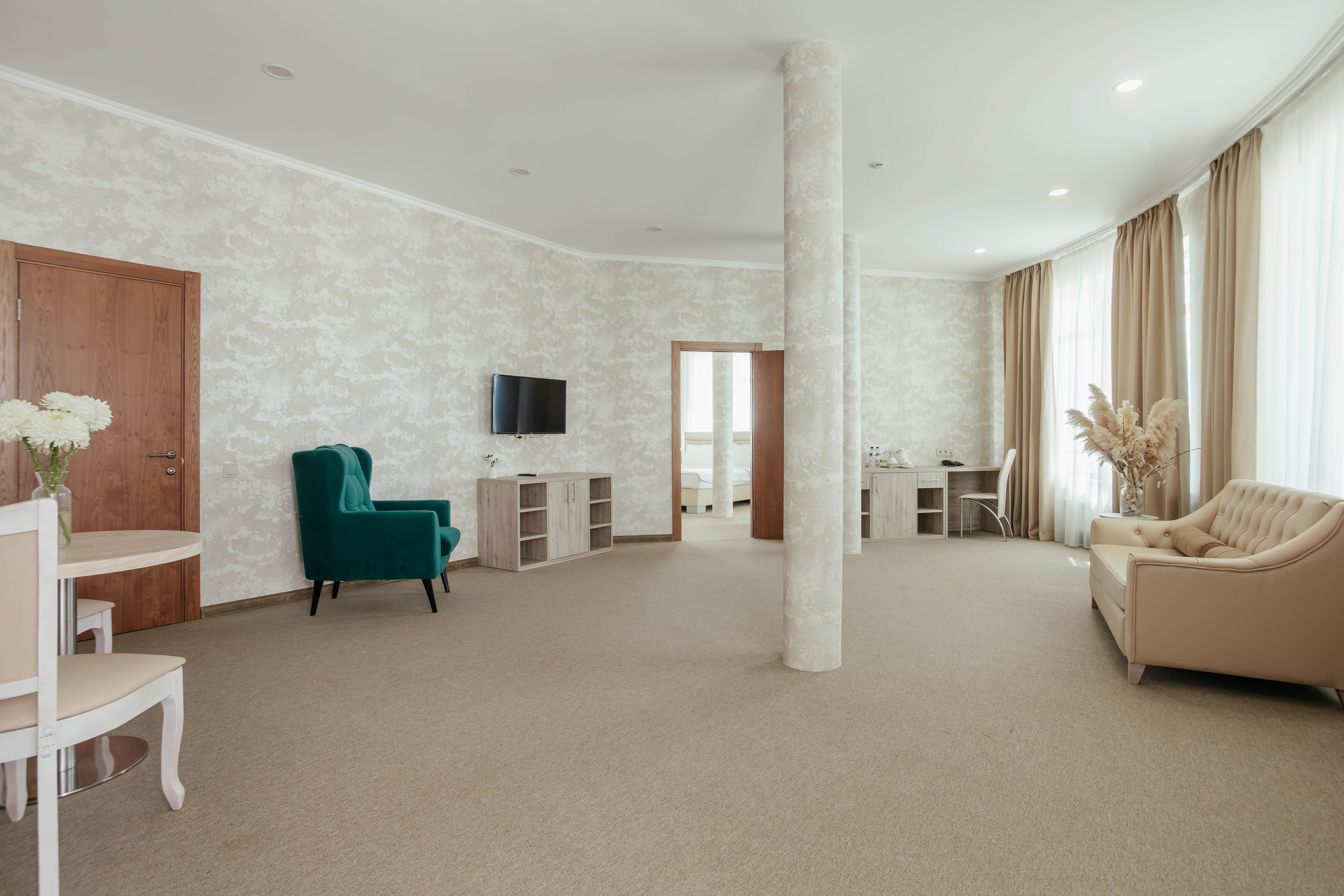 Люкс двухкомнатный с террасой вид на море