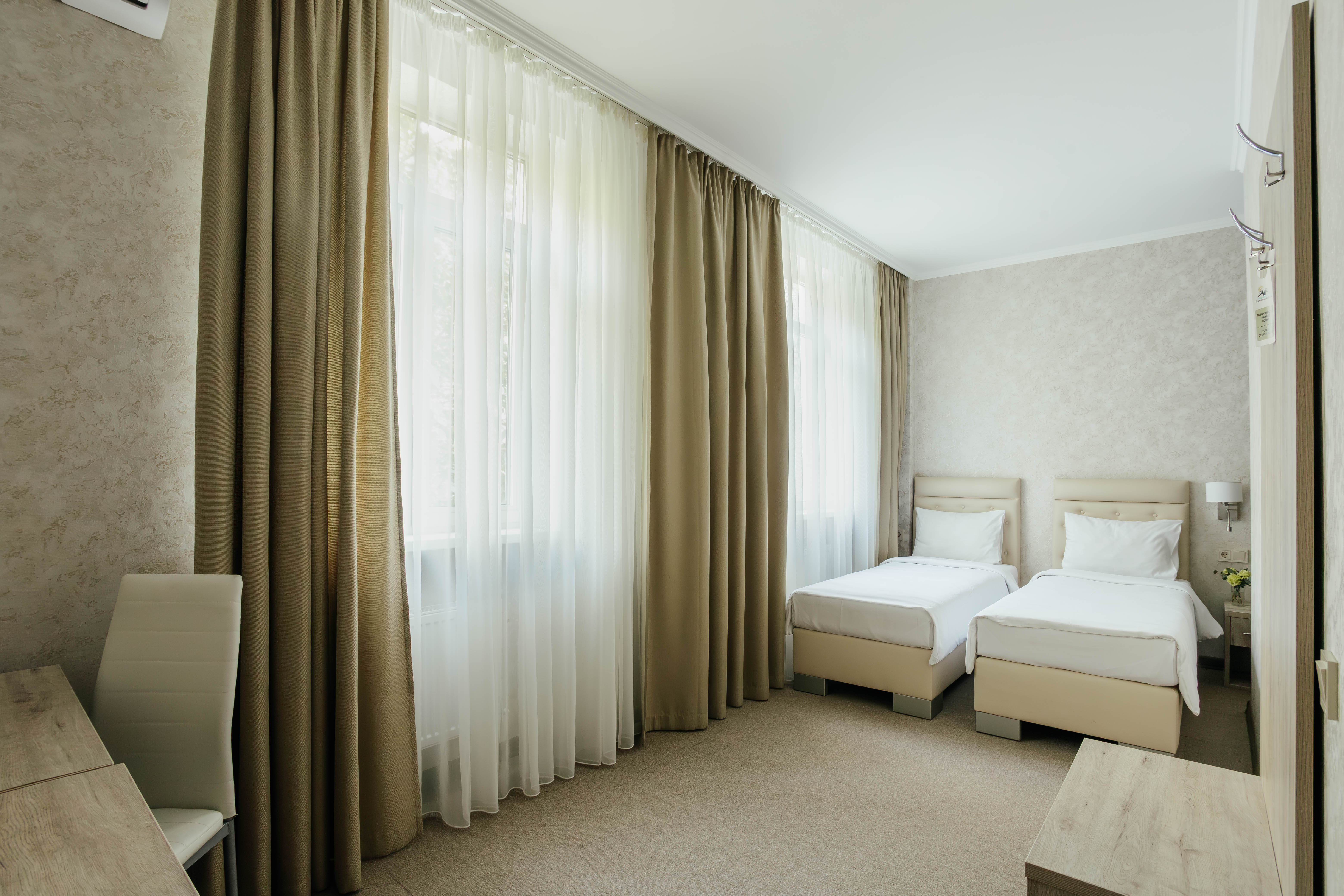 Семейный двухкомнатный без балкона вид на парк