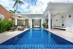 Beachfront Grand Pool Villa (1 Bed) в La Flora Resort Patong