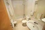 Двухместный номер с 1 или 2 кроватями, без окон (Interior) в Hotel Pyrénées