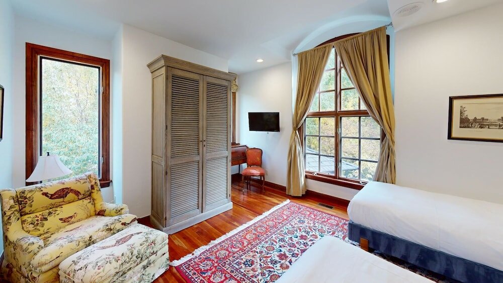 House (9 Bedroom Platinum Residence)