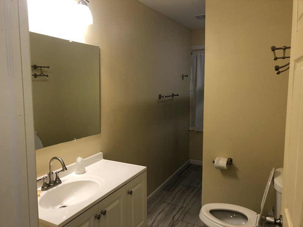 Newly Renovated 4 Bedroom Apartment