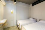Номер с 2 односпальными кроватями в Bloo Hostel