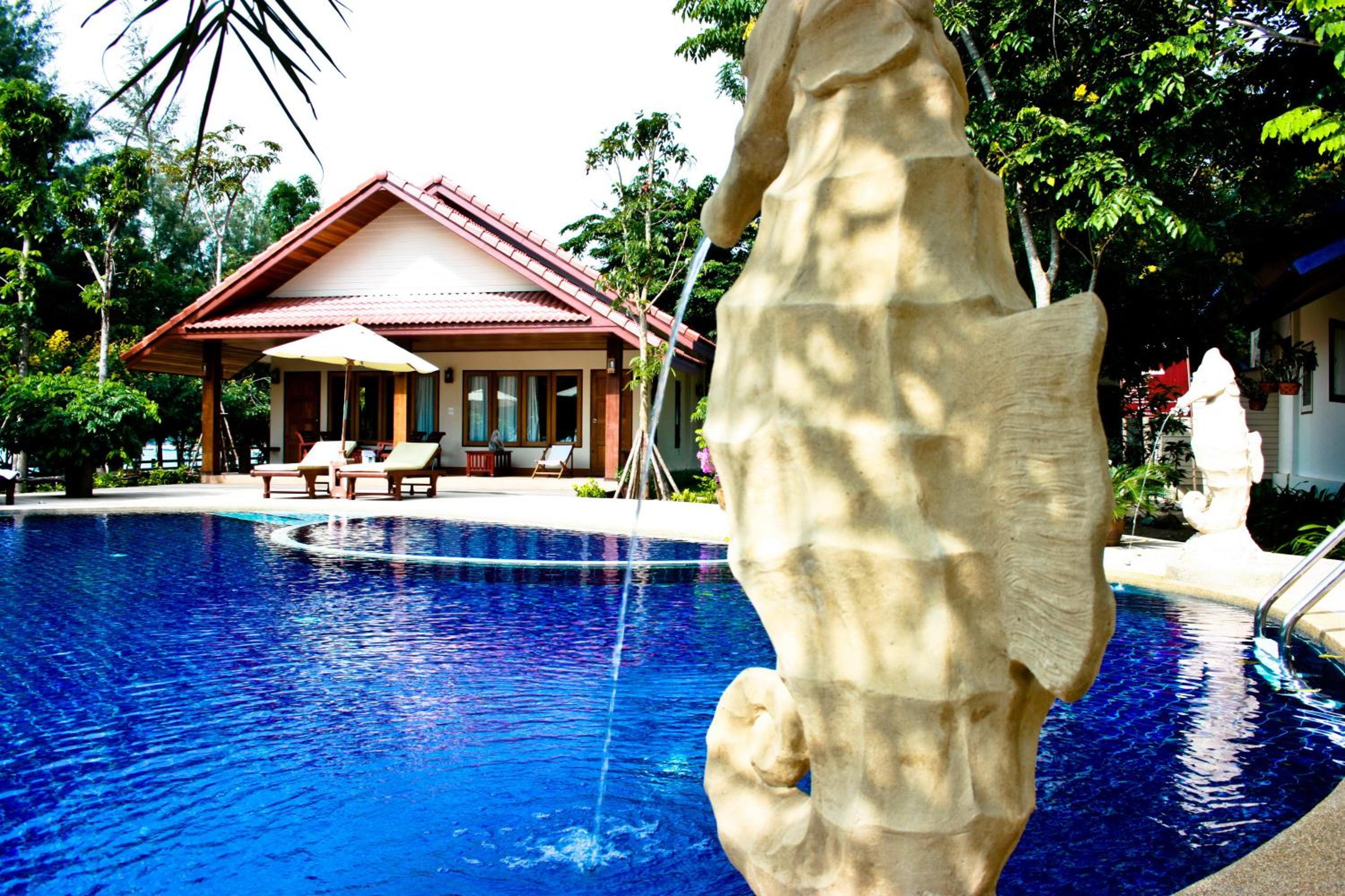 Deluxe Villa Pool Side