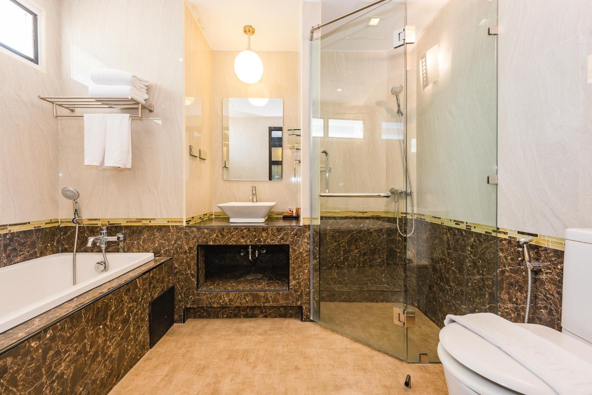 Deluxe Double or Twin Room