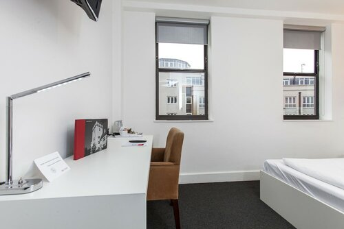 Single Room в Mk Hotel London