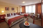 Deluxe Studio Triple в Hotel Charles