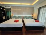 Deluxe Chalet  with Garden View Triple в Grand Jomtien Palace Hotel