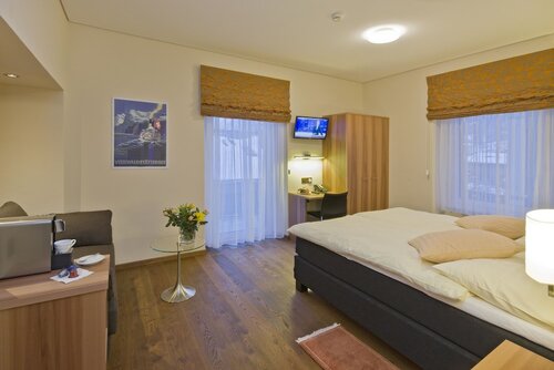 Трехместный номер в Hotel Ambassador Brig