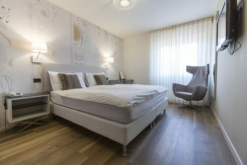 Basic Double or Twin Room в Hotel Capri