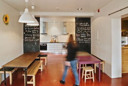 Общее спальное помещение, Несколько кроватей в Spot Hostel