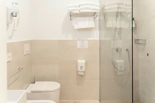 Трехместный номер в Hotel Maritan