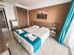 Basic Double or Twin Room, Sea or City or Pool View в Sunny Blue Hotel