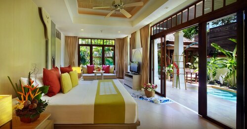Private Garden Pool в Melati Beach Resort & SPA