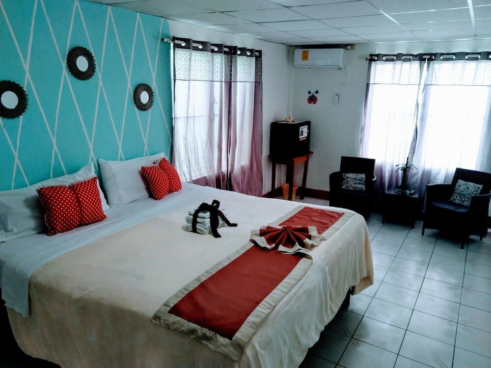 Standard Studio, 1 King Bed