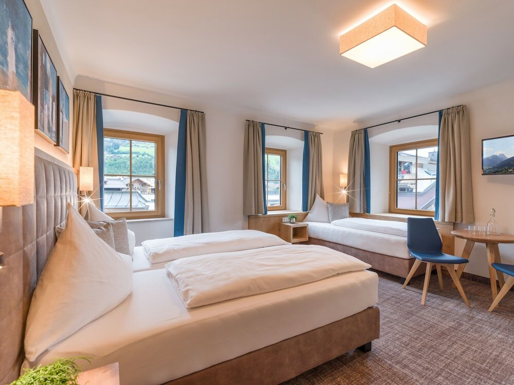 Triple Room (S)