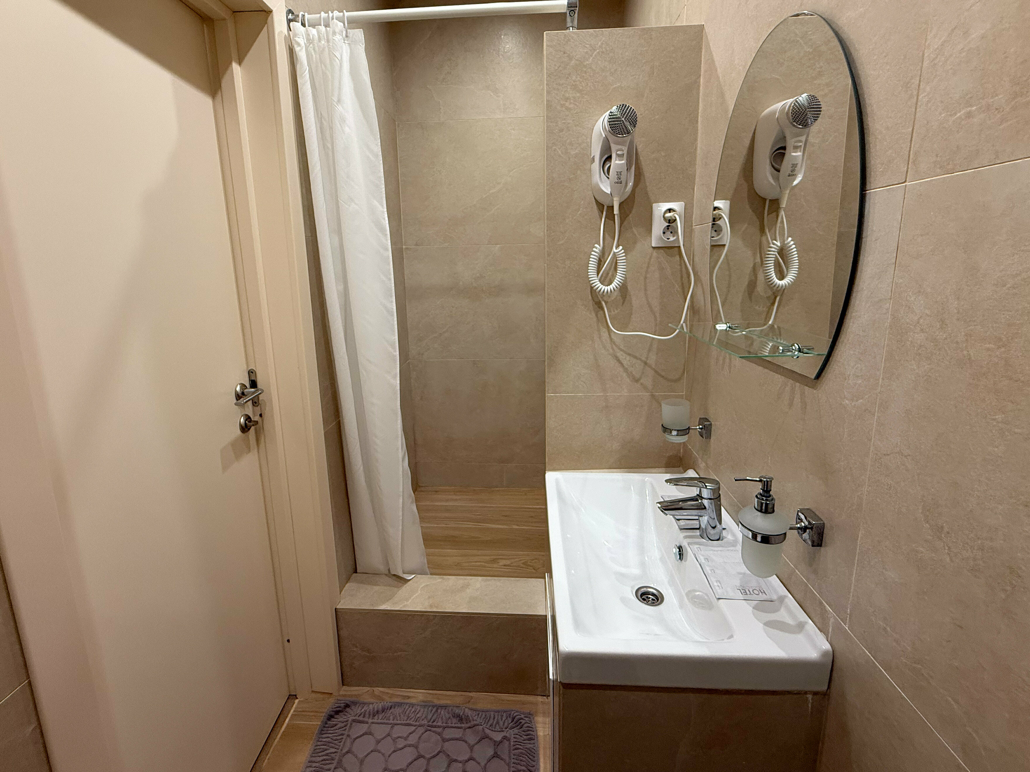 Семейный номер с видом на горы